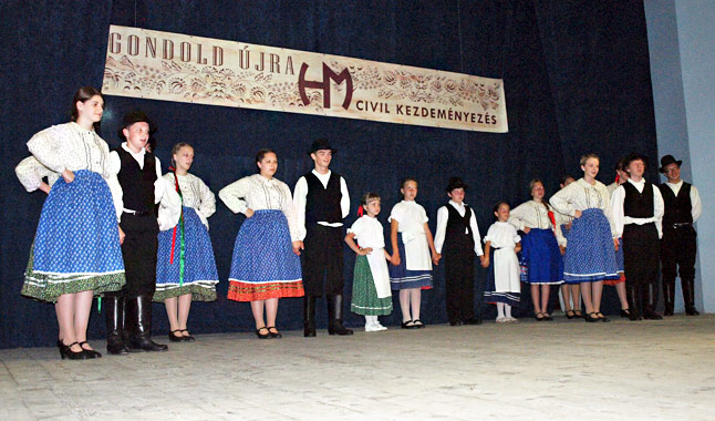 A várdaróci Daróca tánccsoport