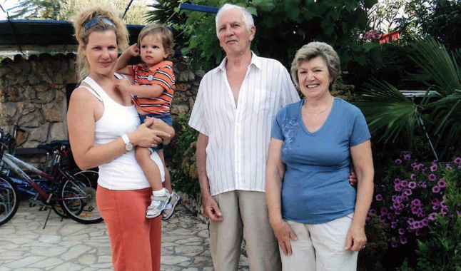 Geršićék lányukkal és unokájukkal