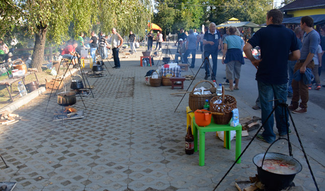 szureti-napok-babfozes2